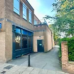 Fountain Apartment No 5 With Free Parking