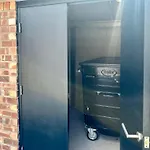 Fountain Apartment No 5 With Free Parking